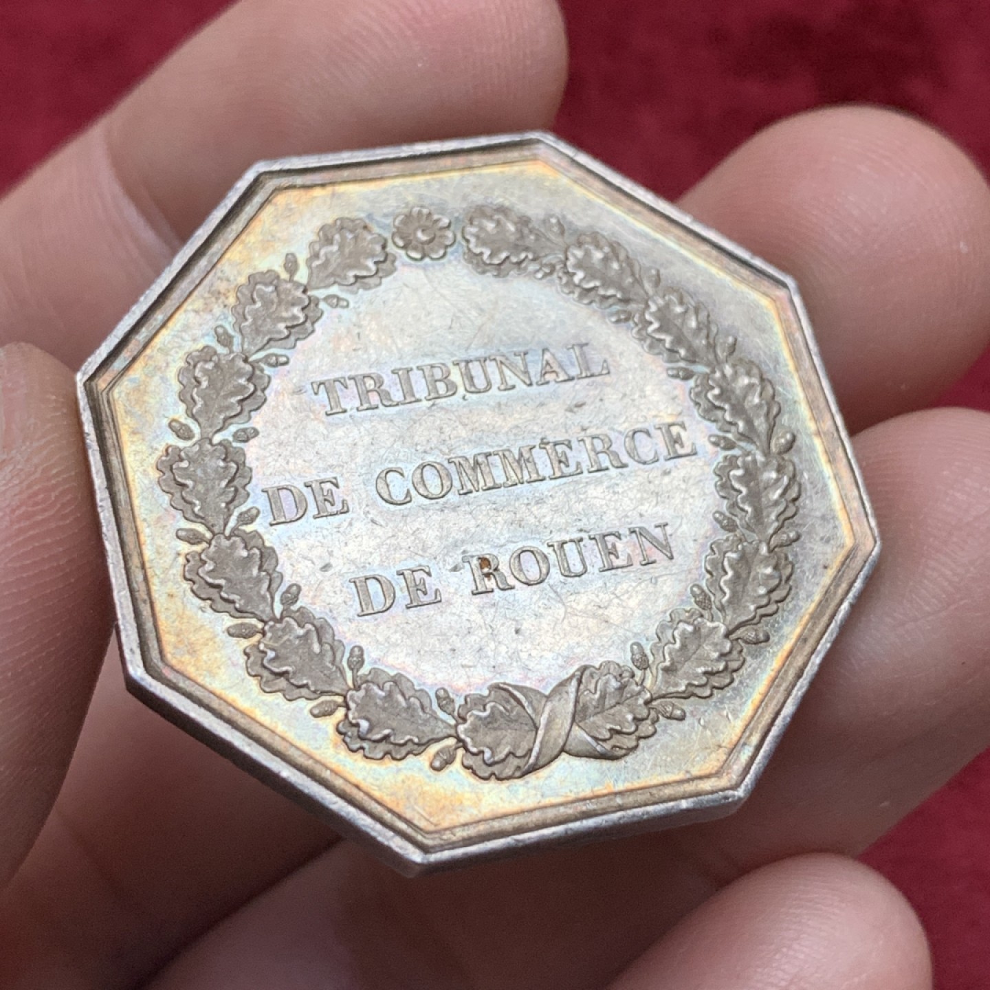 《竞宝斋》第116场-周日，周一 ，2场连拍（全场包邮） 法国 1832年 鲁昂商业区 八角银质代币 双面五彩状态 非常好看 19.6克 对角直径 38.9mm 少见油灯边铭