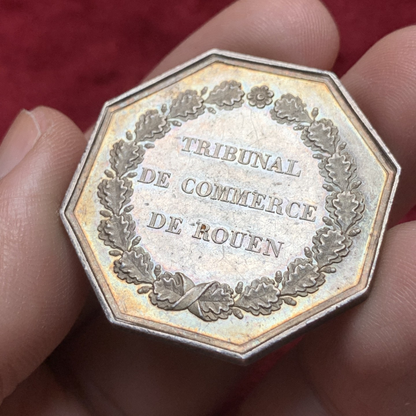 《竞宝斋》第116场-周日，周一 ，2场连拍（全场包邮） 法国 1832年 鲁昂商业区 八角银质代币 双面五彩状态 非常好看 19.6克 对角直径 38.9mm 少见油灯边铭