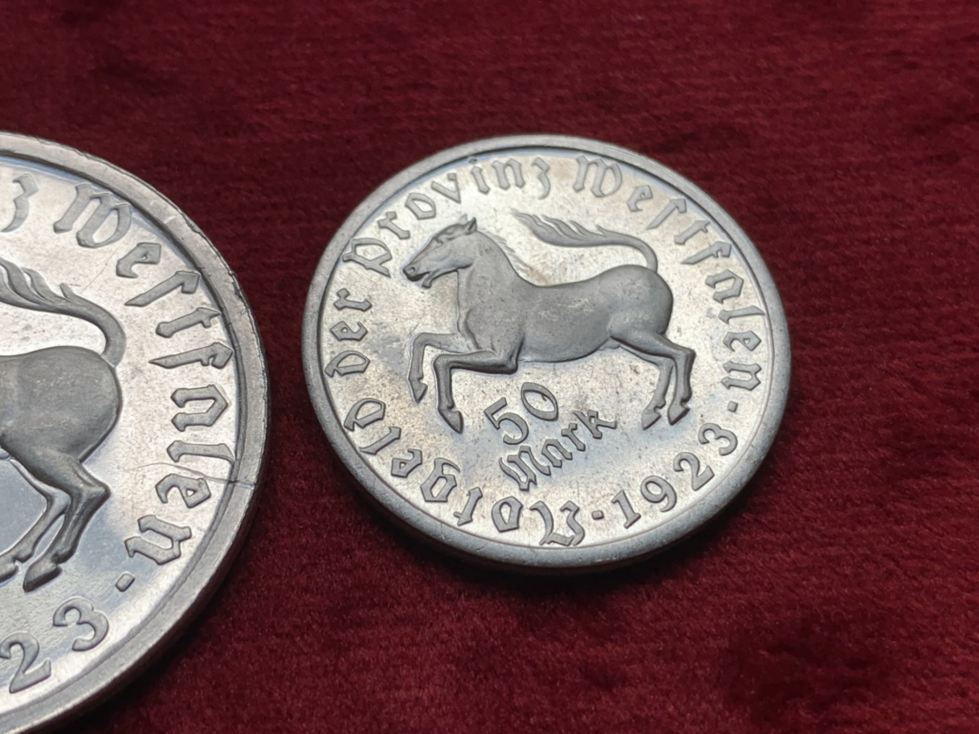 《竞宝斋》第116场-周日，周一 ，2场连拍（全场包邮） 德紧 德国威斯特伐利亚1923年50/100马克女诗人头像马币铝币一对