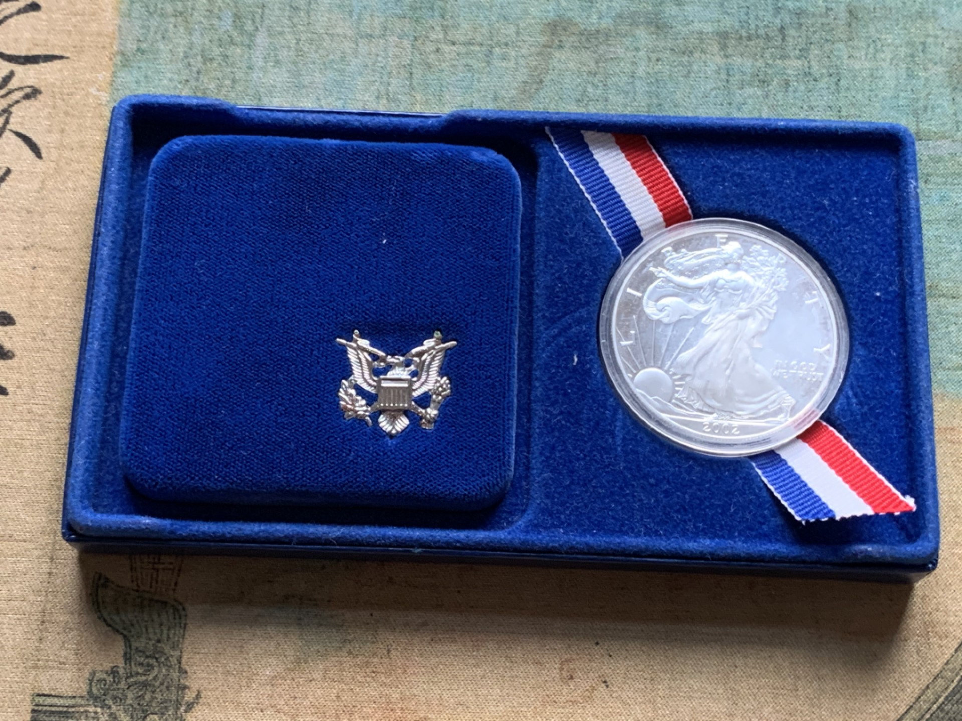 《竞宝斋》第116场-周日，周一 ，2场连拍（全场包邮） 美国 1美元大银币2枚  1986 精制版 自由女神1美元一枚+2002年 行走女神银币一枚