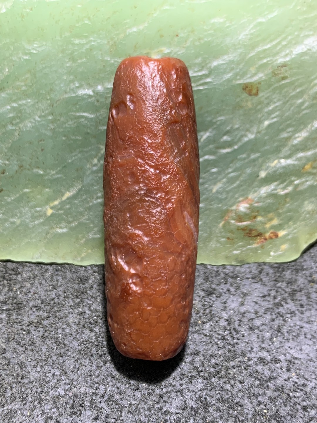 精美高玉化仿古风化纹玛瑙随形桶珠一颗 
