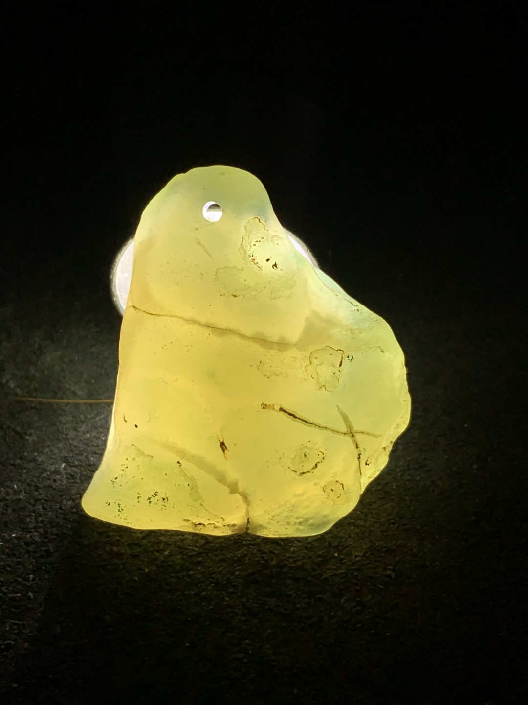 天然戈壁阿拉善玛瑙原石吊坠一个，