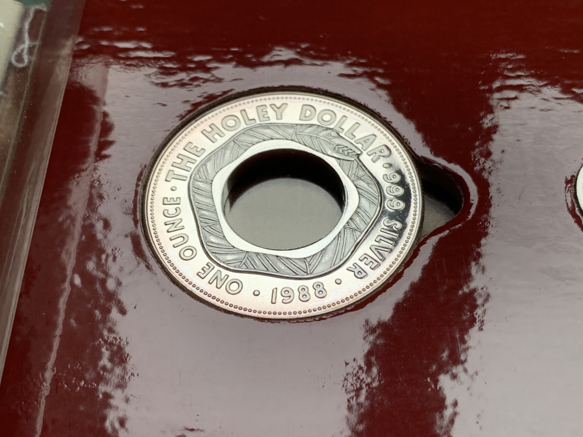 《竞宝斋》第116场-周日，周一 ，2场连拍（全场包邮） 澳大利亚 1988年 2枚套 子母币 两枚可合二为一 设计巧妙 原册难得 999银 40克合计