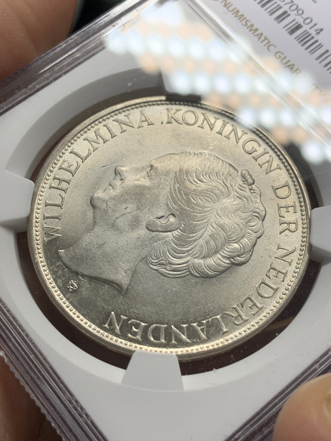 《竞宝斋》第116场-周日，周一 ，2场连拍（全场包邮） NGC-MS62 荷属东印度 1943年 女王头像 2.5盾大银币 原光好品 殖民地系列 