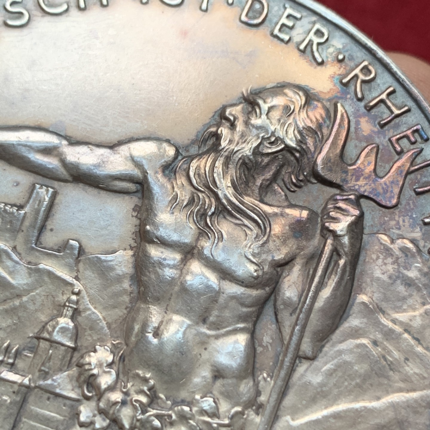 《竞宝斋》第116场-周日，周一 ，2场连拍（全场包邮） 裸章1930年，卡尔歌茨雕刻大银章，罕见好品莱茵河神 60mm大银章，原味包浆