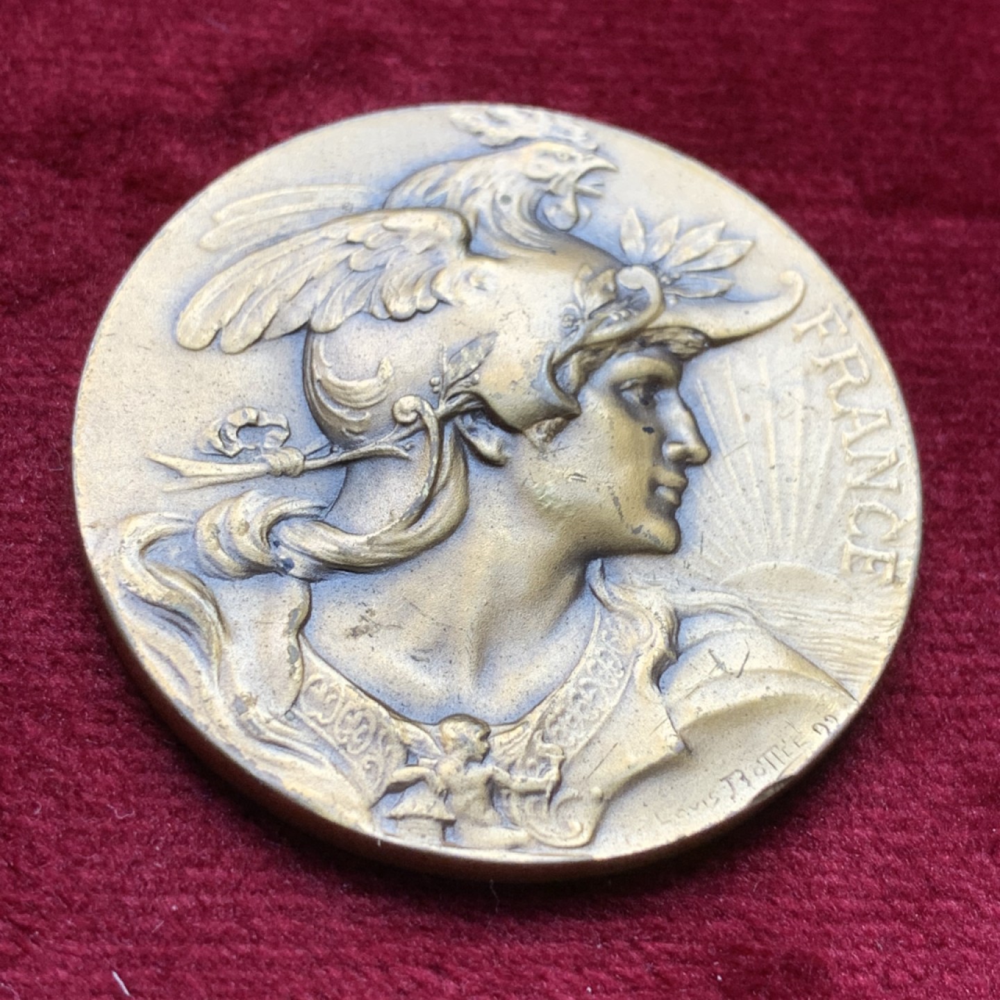 《竞宝斋》第116场-周日，周一 ，2场连拍（全场包邮） 法国19世纪铜章，戎装鸡冠玛丽安娜，领口射箭，原光透亮，重量29.9g，直径41.25mm