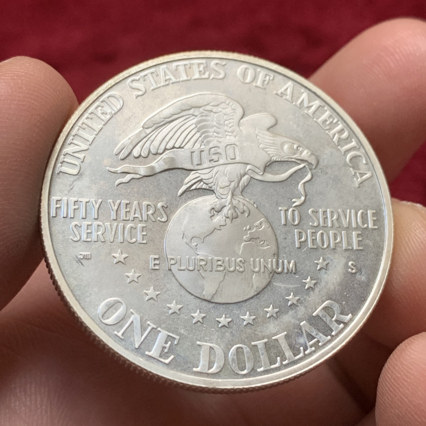 《竞宝斋》第116场-周日，周一 ，2场连拍（全场包邮） 美国1991年 联合服务组织成立50周年  1美元 大银币  38.1mm 26.73克