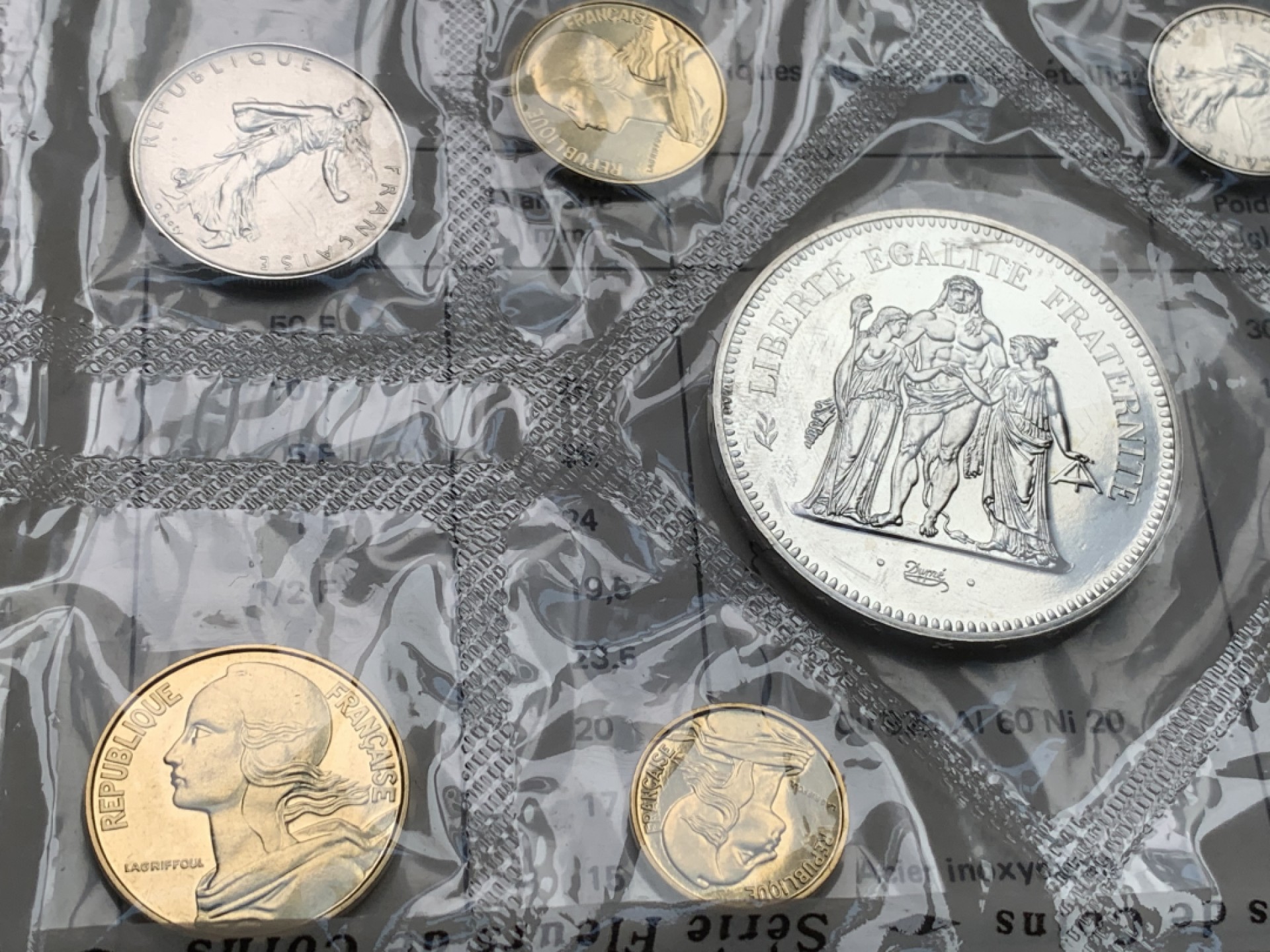 《竞宝斋》第116场-周日，周一 ，2场连拍（全场包邮） 1974年法国精制套币带50法郎银币