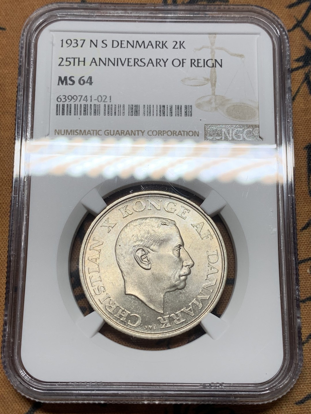 《竞宝斋》第116场-周日，周一 ，2场连拍（全场包邮） NGC MS64 丹麦1937年2克朗银币