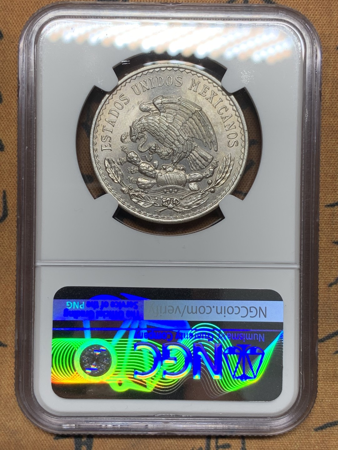 《竞宝斋》第116场-周日，周一 ，2场连拍（全场包邮） NGC-MS65 墨西哥1947年 小鹰洋1比索 银币 少见版式 顶级分数