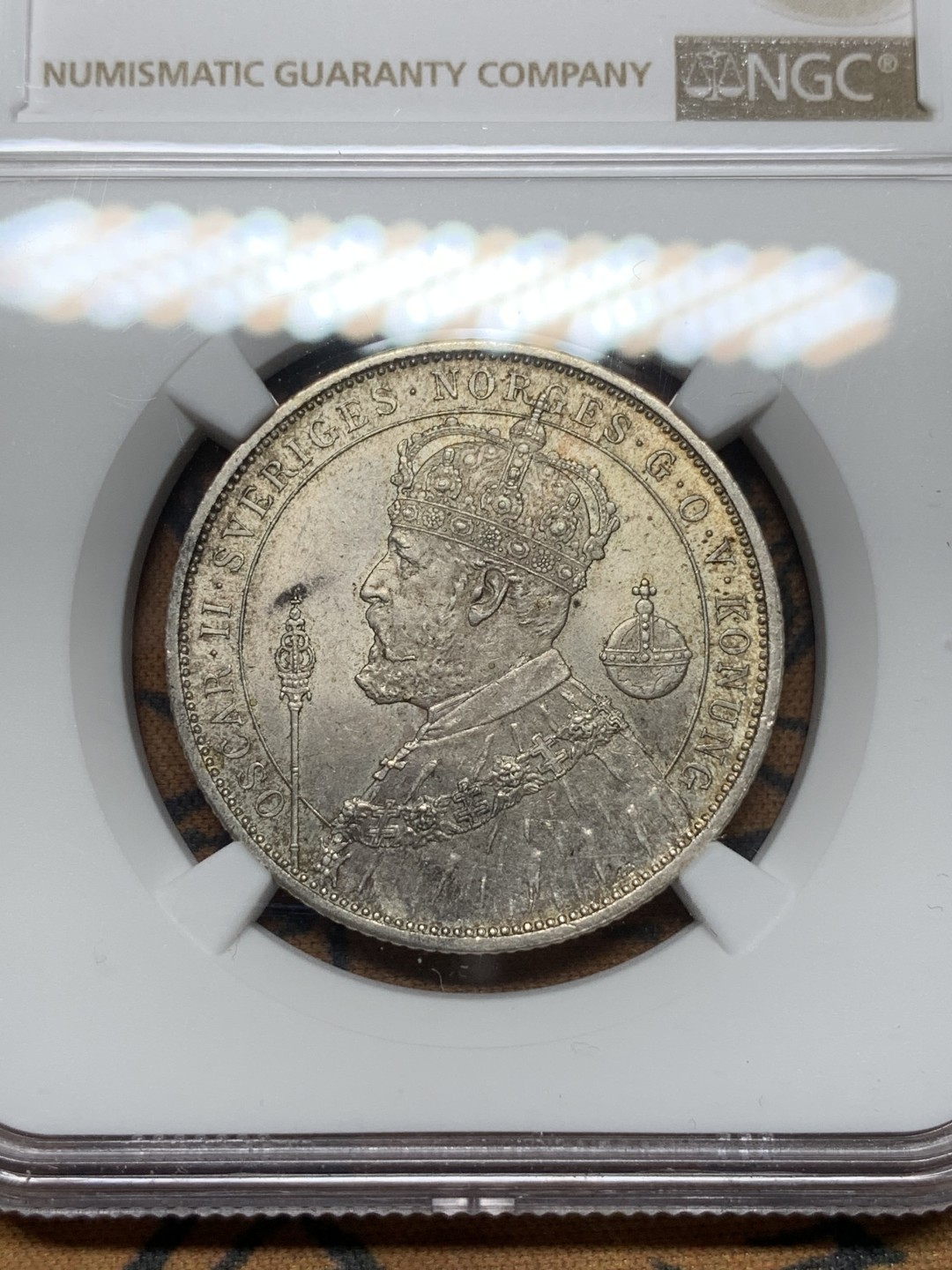 《竞宝斋》第116场-周日，周一 ，2场连拍（全场包邮） NGC-MS63 瑞典1897年 加冕纪念2克朗大银币 原光带点彩 非常漂亮