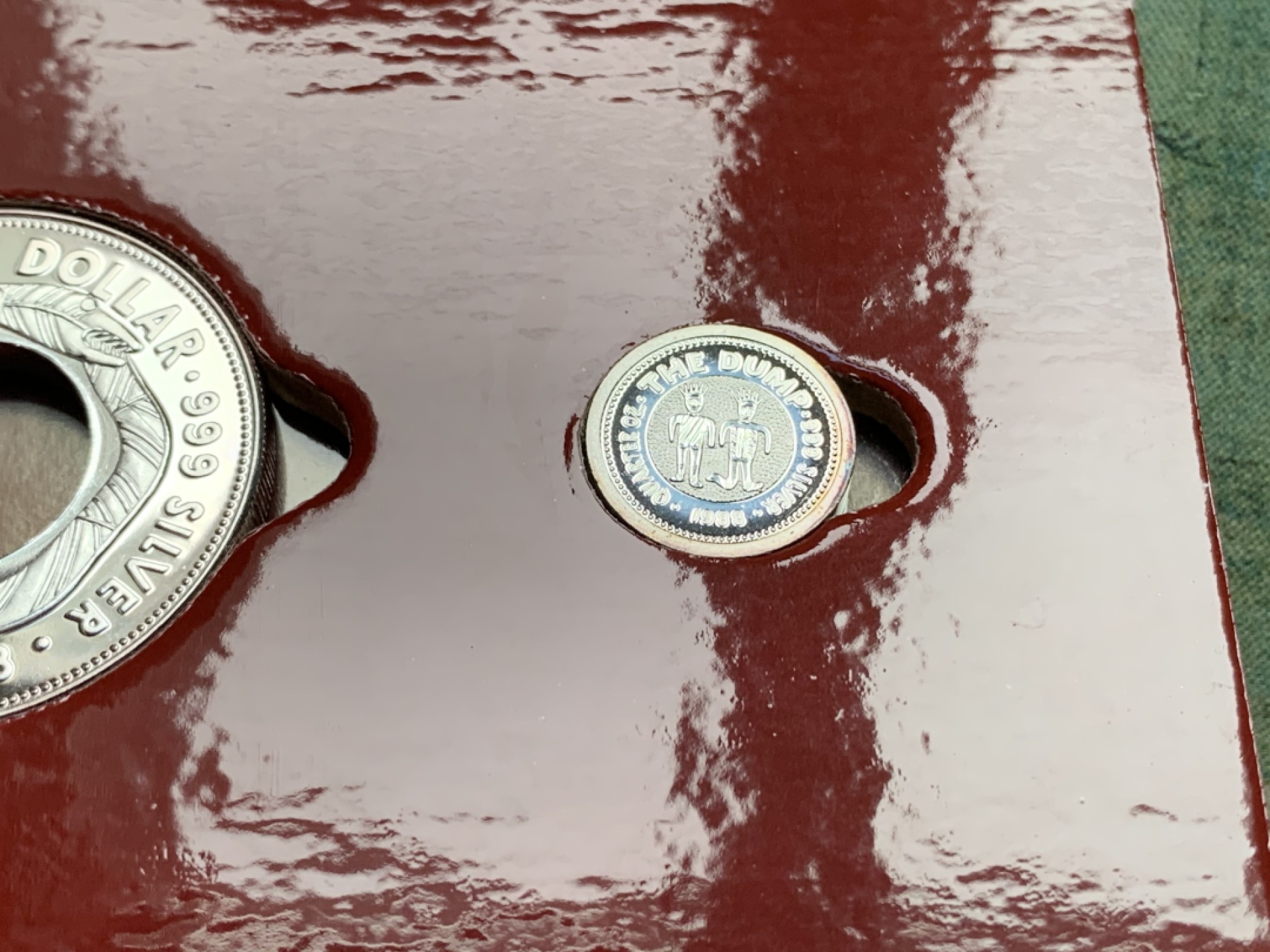 《竞宝斋》第116场-周日，周一 ，2场连拍（全场包邮） 澳大利亚 1988年 2枚套 子母币 两枚可合二为一 设计巧妙 原册难得 999银 40克合计