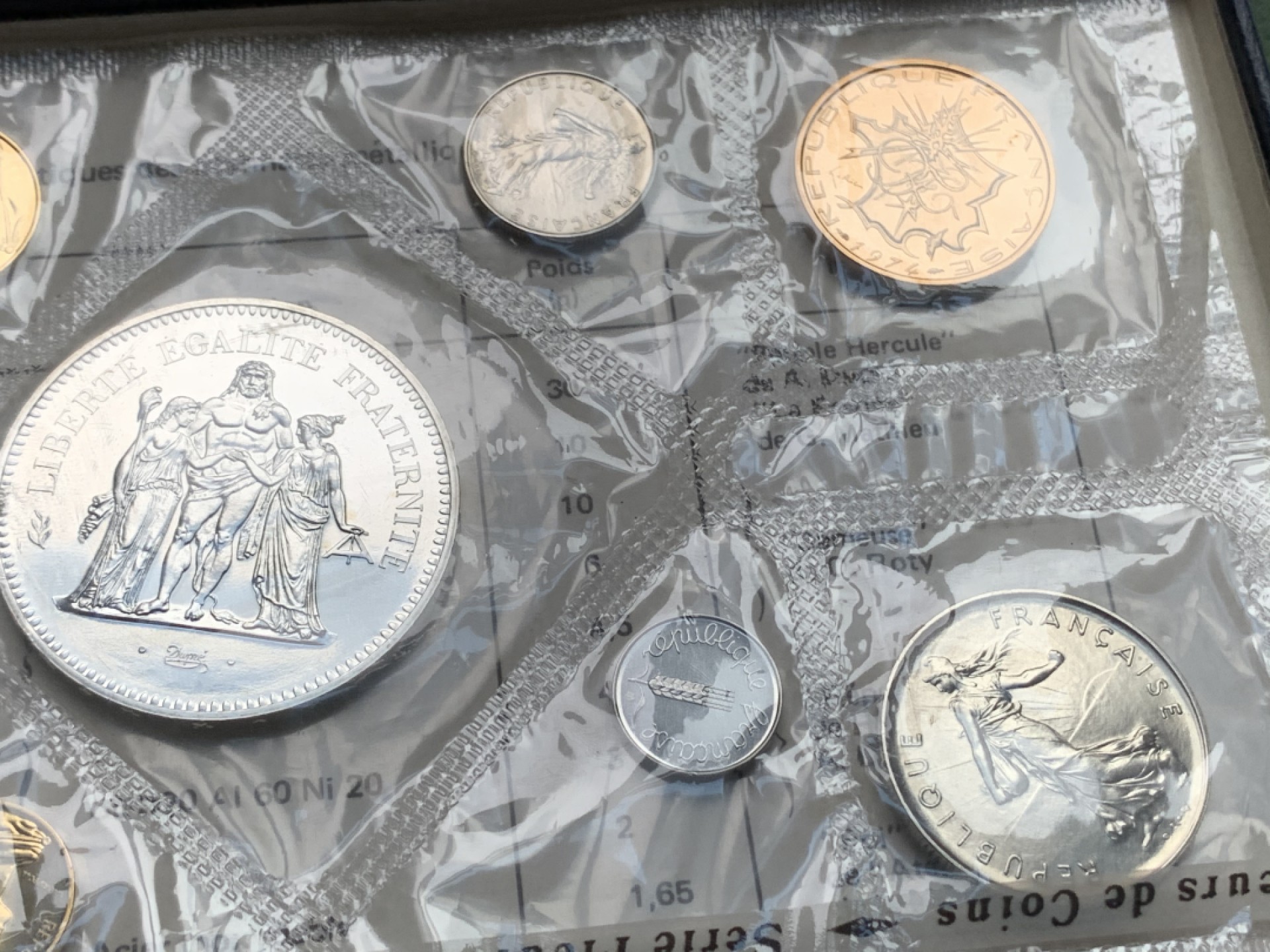 《竞宝斋》第116场-周日，周一 ，2场连拍（全场包邮） 1974年法国精制套币带50法郎银币