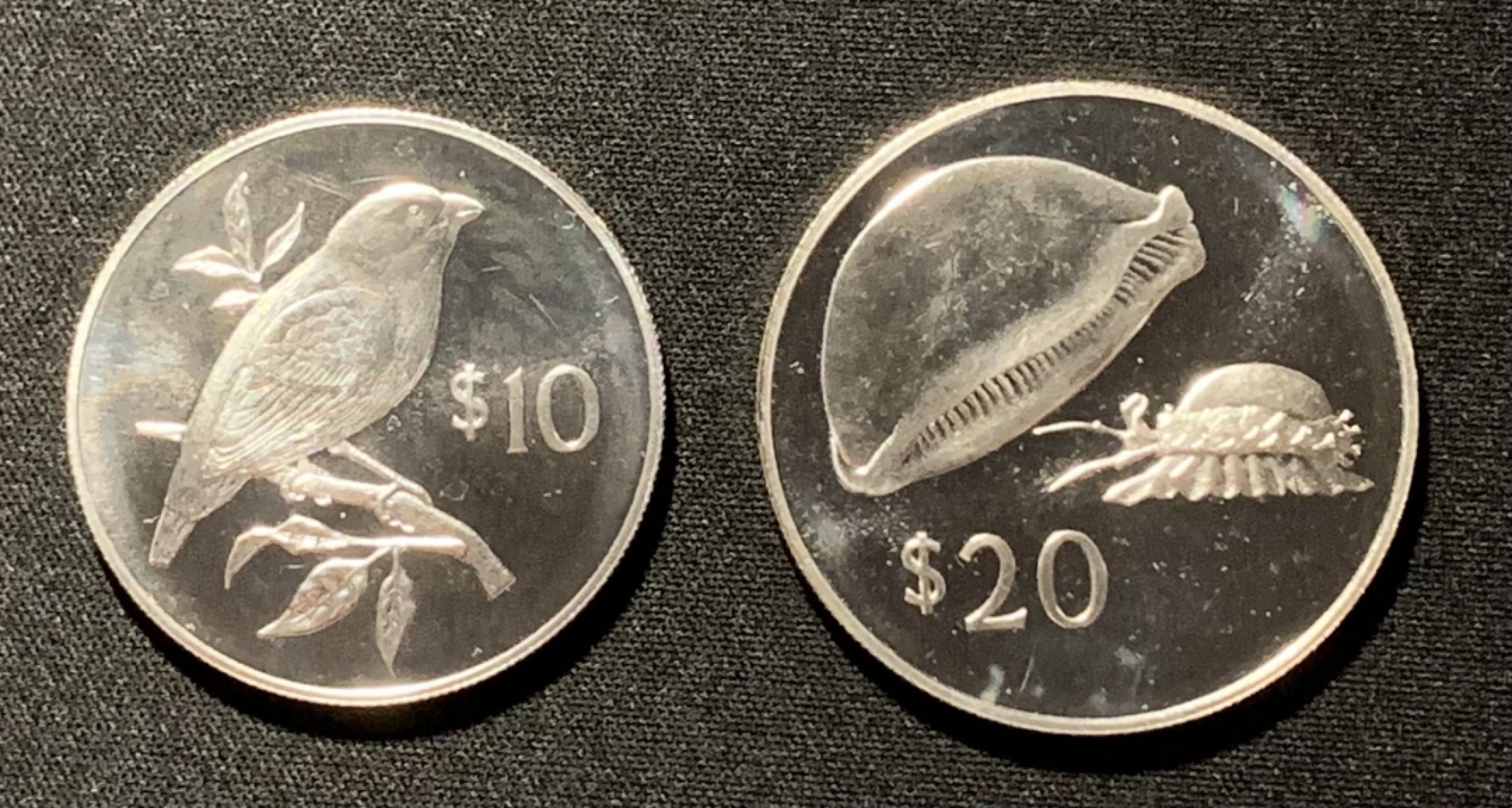 紫瑗钱币——第264期拍卖 斐济 1978年 喜红鸟 寄居蟹 10 20元 银币 2枚一组 UNC