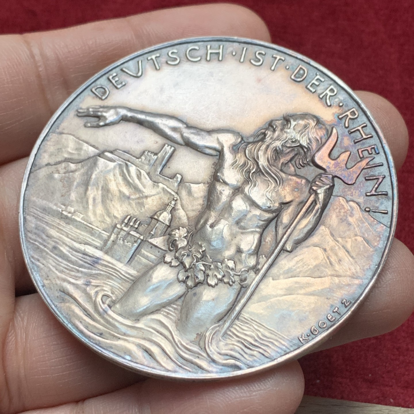 《竞宝斋》第116场-周日，周一 ，2场连拍（全场包邮） 裸章1930年，卡尔歌茨雕刻大银章，罕见好品莱茵河神 60mm大银章，原味包浆