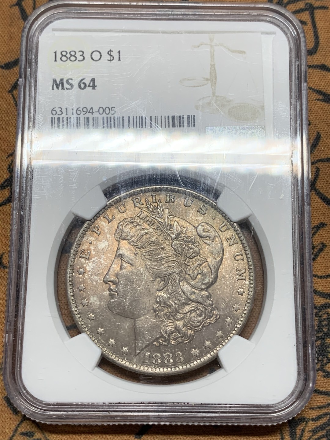 《竞宝斋》第116场-周日，周一 ，2场连拍（全场包邮） NGC-MS64 美国 1883年 摩根银币 女神面多色满彩 女神面下方深蓝小月牙 鹰面光 疑似卷首币