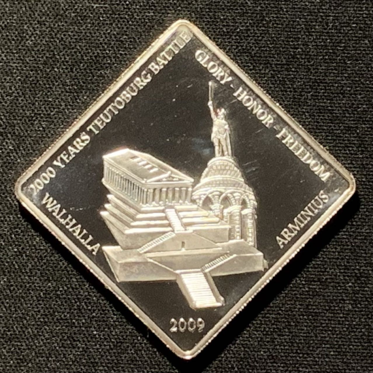 紫瑗钱币——第251期拍卖 帕劳 2009年 条顿森林战役2000周年 古代遗迹 1元 25克 0.999银 精制