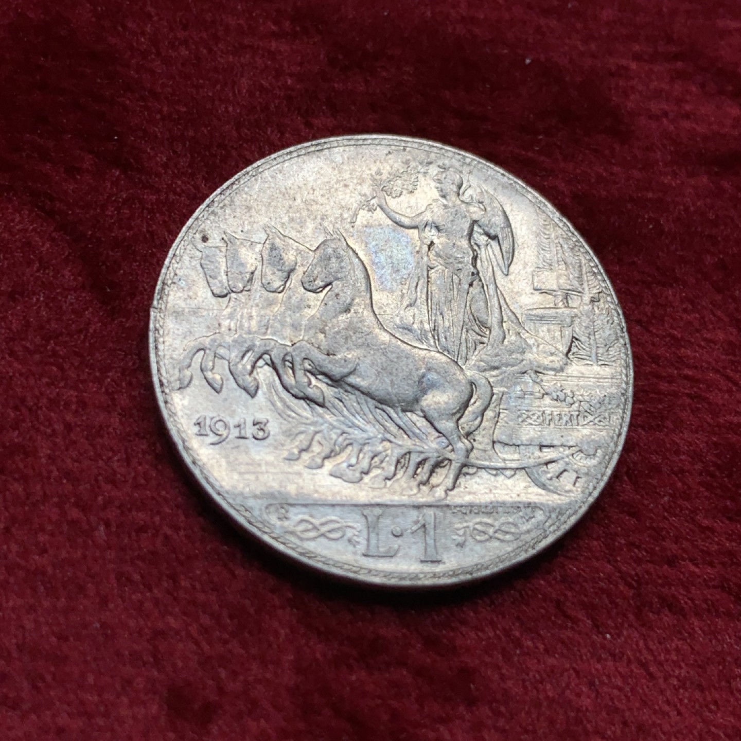 《竞宝斋》第116场-周日，周一 ，2场连拍（全场包邮） 意大利 1913年 圈版 1里拉 马车银币 原味状态