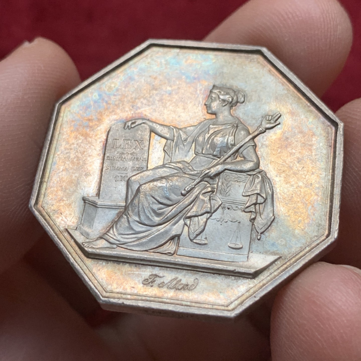 《竞宝斋》第116场-周日，周一 ，2场连拍（全场包邮） 法国 巴黎 1849年 诉讼代理人八角银质代币 双面五彩 19.45克对角直径36.9mm 手指边铭agent