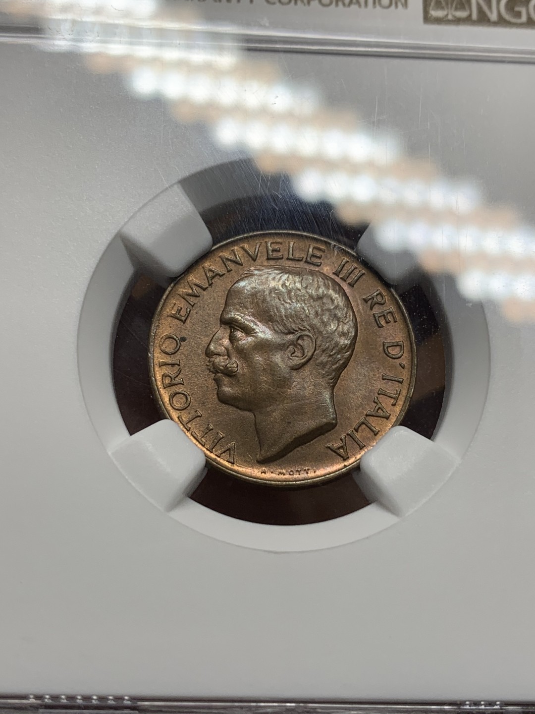 《竞宝斋》第116场-周日，周一 ，2场连拍（全场包邮） NGC MS65BN 意大利1920年国王伊曼纽尔三世头像5分铜币，高分不易