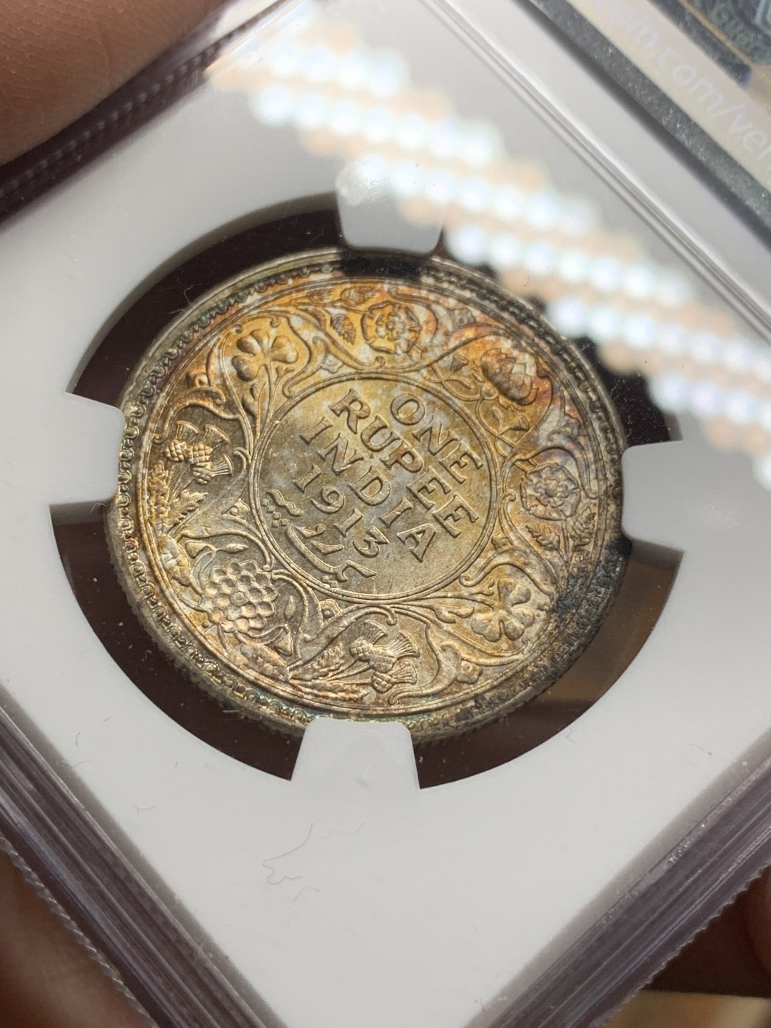 《竞宝斋》第116场-周日，周一 ，2场连拍（全场包邮） NGC UNC 五彩 英属 印度 1913年 乔五 1卢比 银币