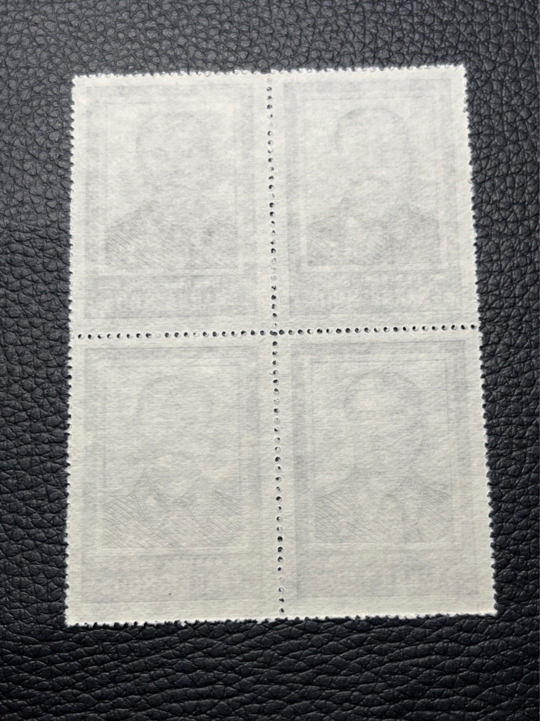 洪涛臻品批发群  精选邮票限时拍卖第一百零四期 纪27  斯大林3-1 新  4方连一组   版撕全品嘎嘎绝，无任何瑕疵，ASG评级首选。包OP。代理ASG  源泰评级