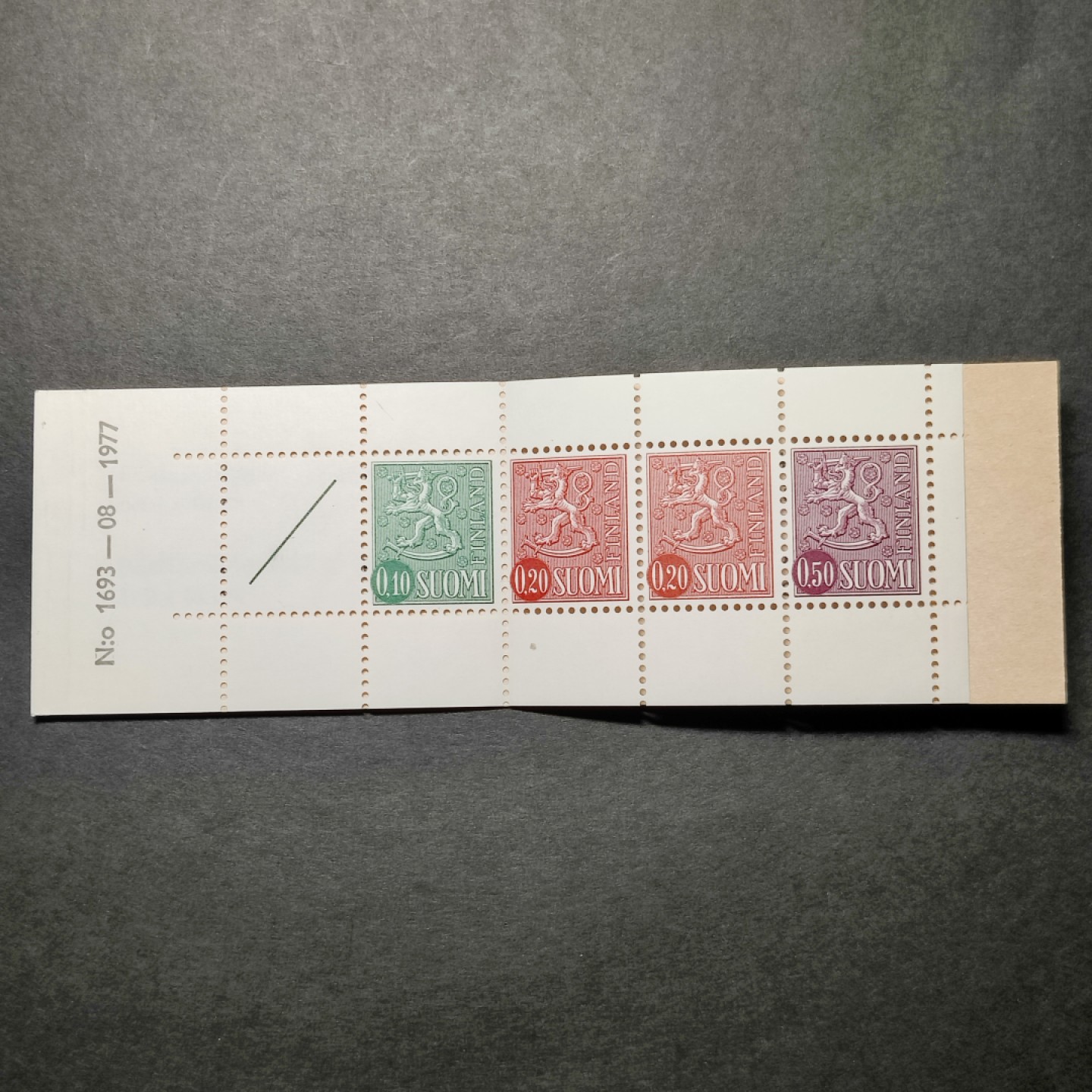 洪涛臻品批发群  精选邮票限时拍卖第八十四期 资深玩家才见过的 1977-8 芬兰较早期小本票 四枚新票齐全（最后一波）