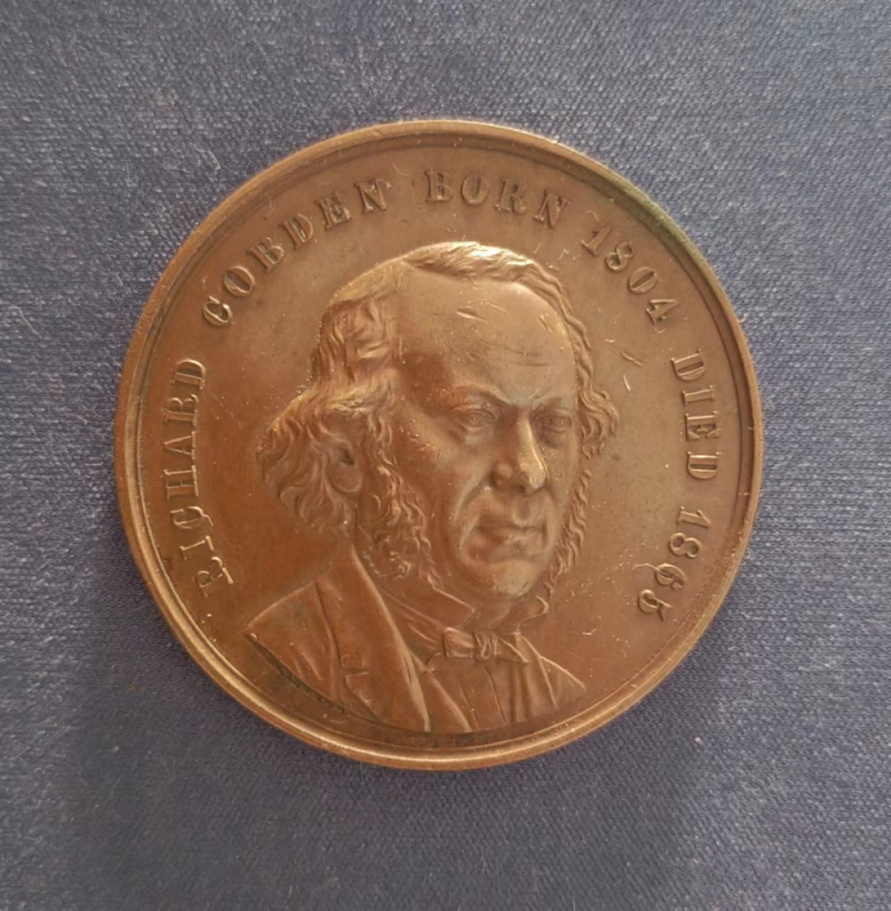 欧洲章牌第一期 1865年英法工人阶级展览暨理查德·科布登逝世纪念铜章