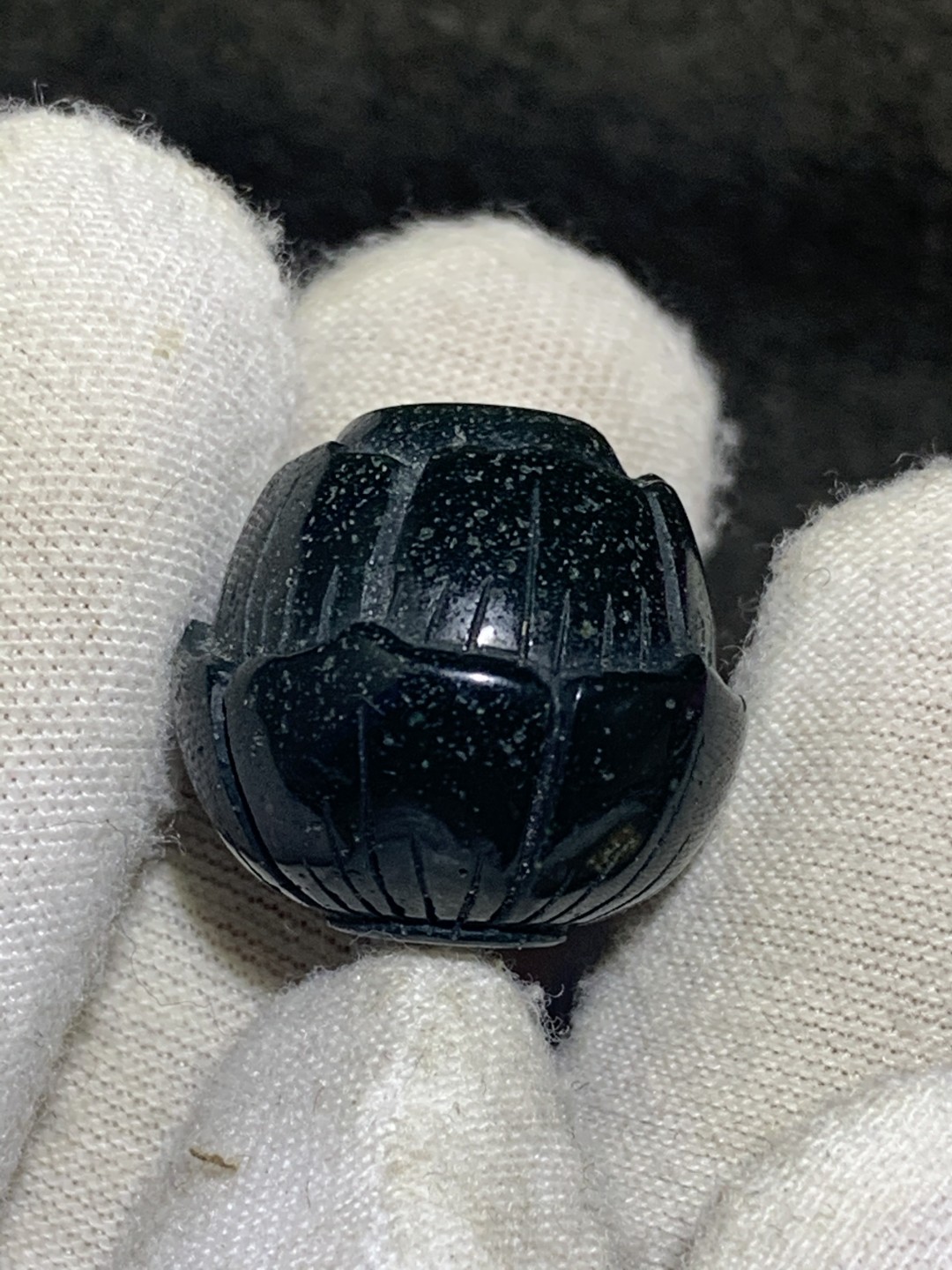 阿拉善玛瑙彩玉2.0莲花珠子一颗，