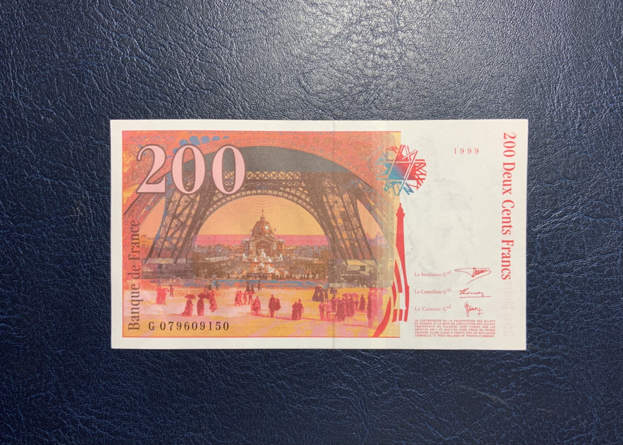 收藏联盟Quantum Auction 第209期拍卖 法国1999年200法郎 品相UNC- 正面右下角有个点钞痕，左上角有个纸张杂质