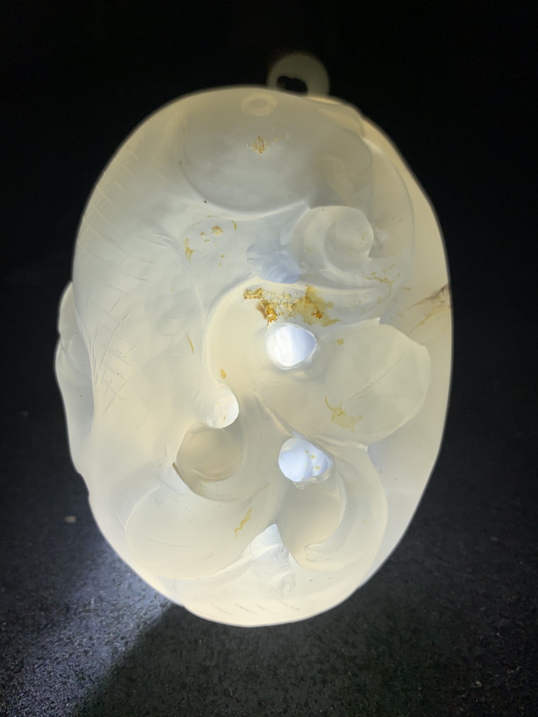 重器天然马达加斯加原皮玛瑙镂空雕刻年年有余把件一个