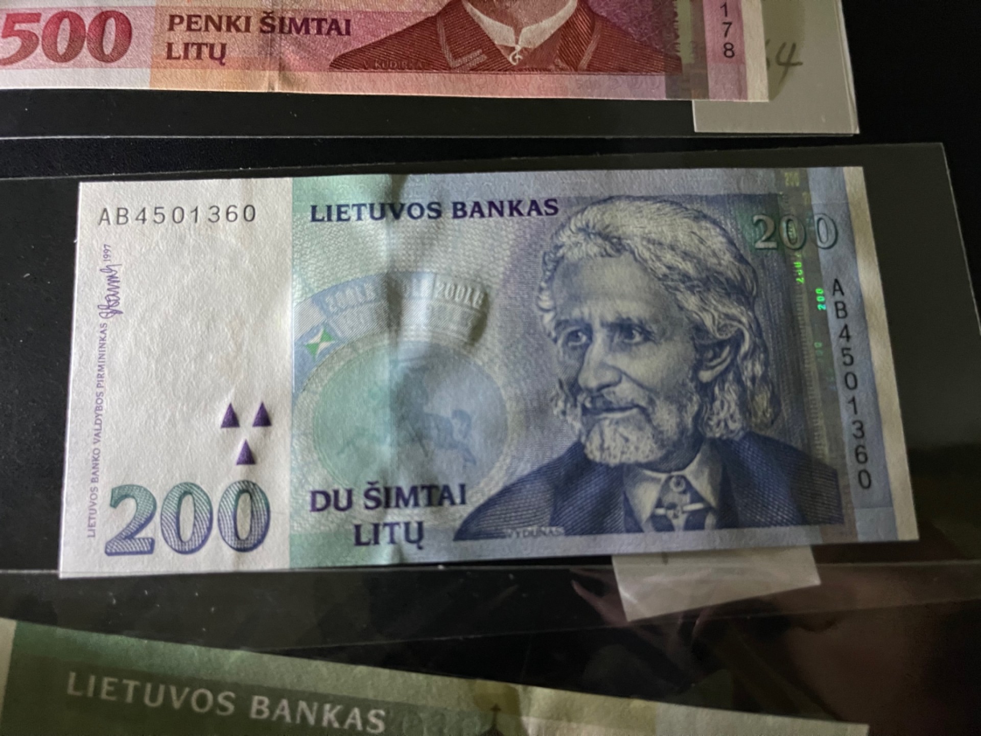 《外钞收藏家》第二百一十八期（波罗的海三国） 立陶宛1997年200立特	P63  全新UNC