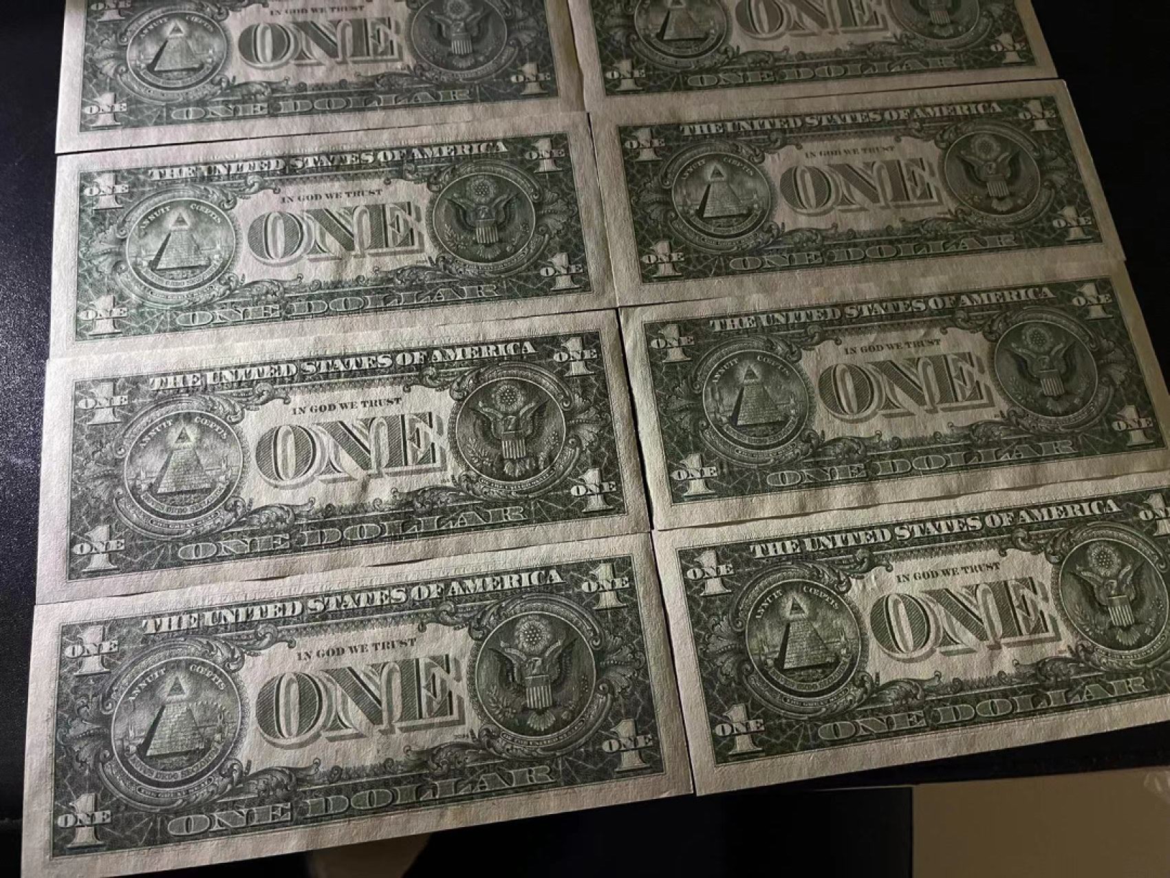 《外钞收藏家》第二百一十八期（波罗的海三国） 美国1981年A-L全部12家美联储银行的带*补号1美元	有两三张有黄斑