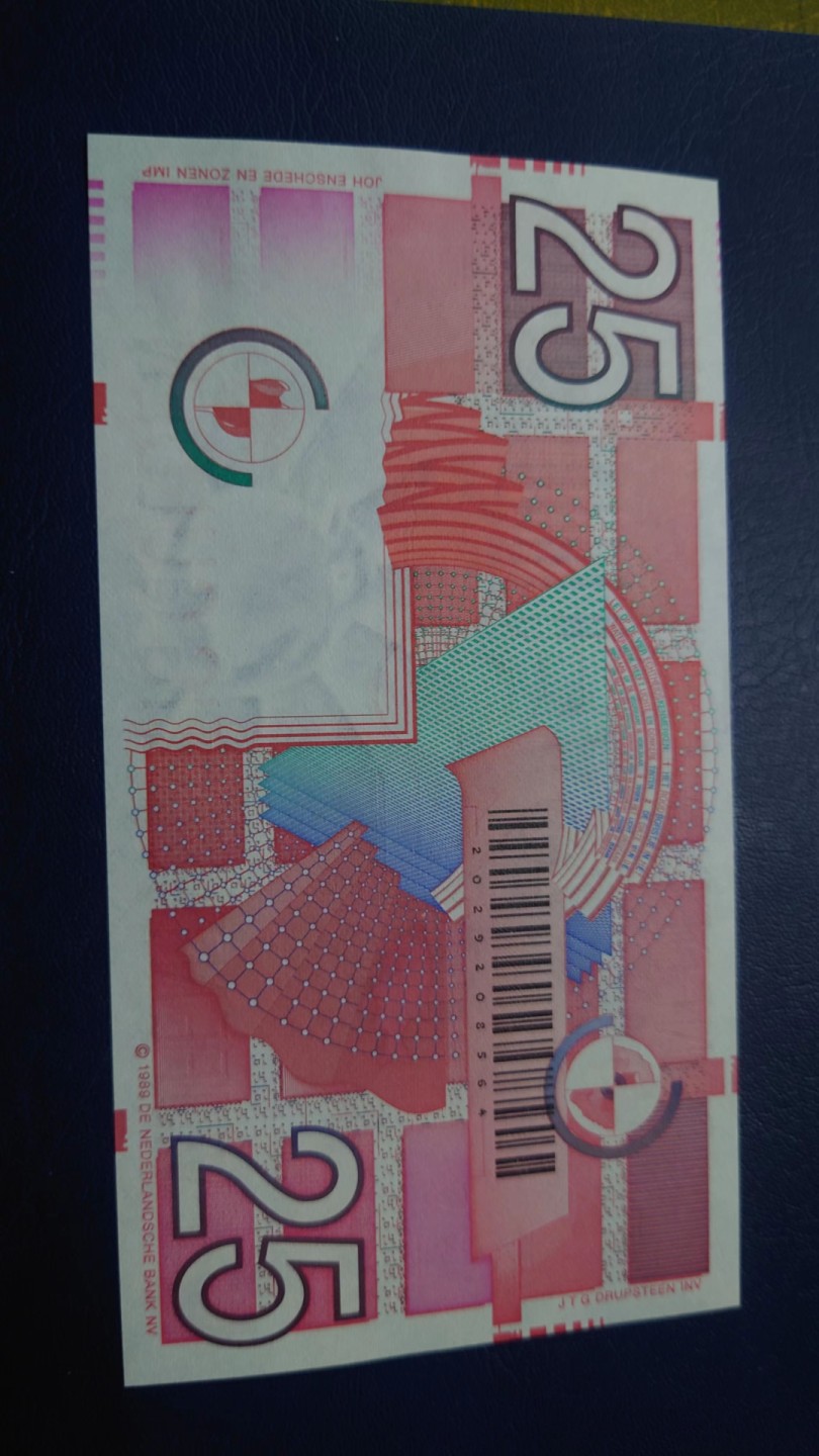 今晚八点半【世界钱币收藏】总50期暨2022年第七期 裸钞评级混合场（月底的第八期有新品澳门品种敬请关注) 1989年荷兰25盾 齿轮版 全新绝品尾4