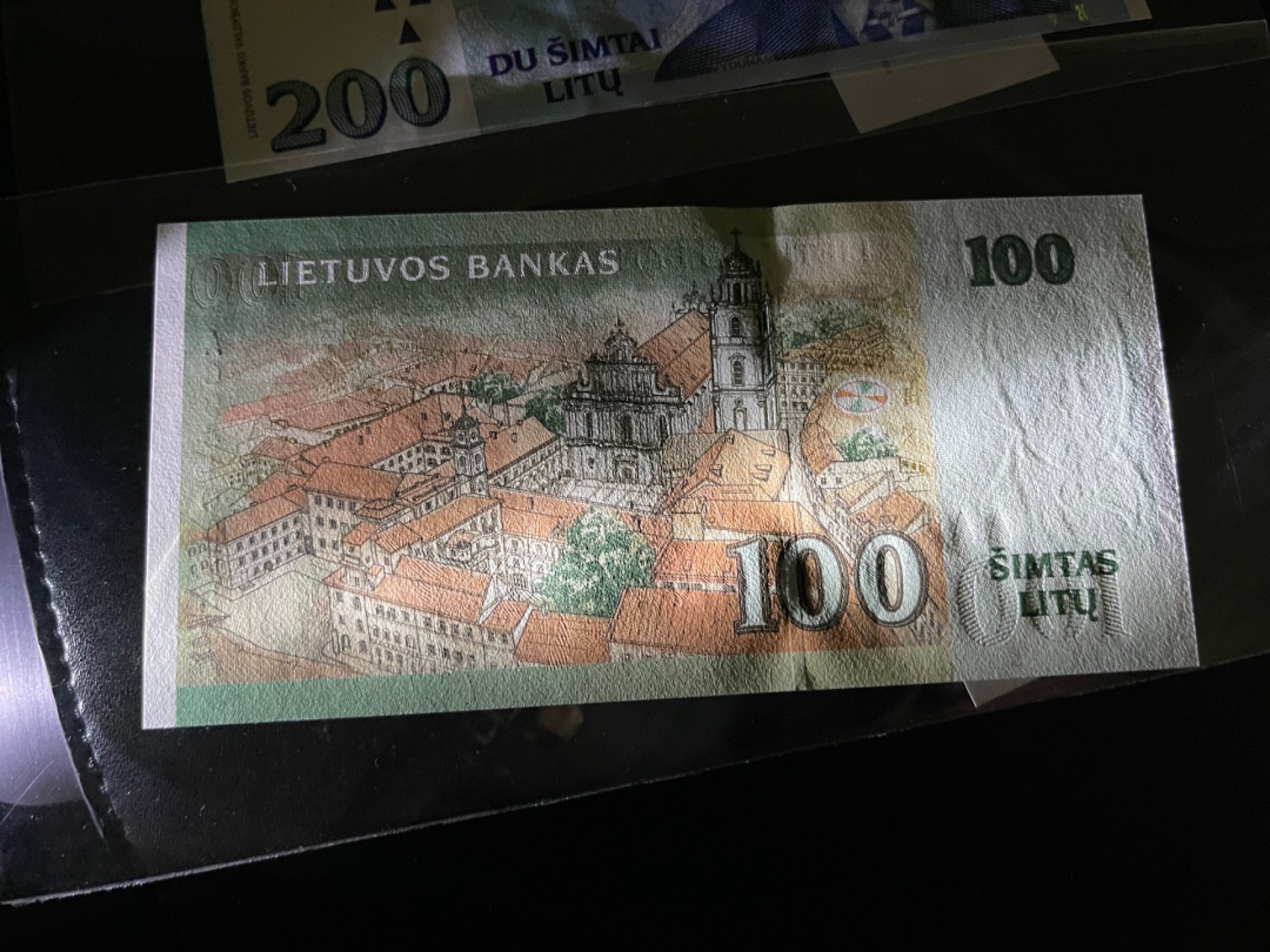 《外钞收藏家》第二百一十八期（波罗的海三国） 立陶宛2000年100立特	P62  全新UNC