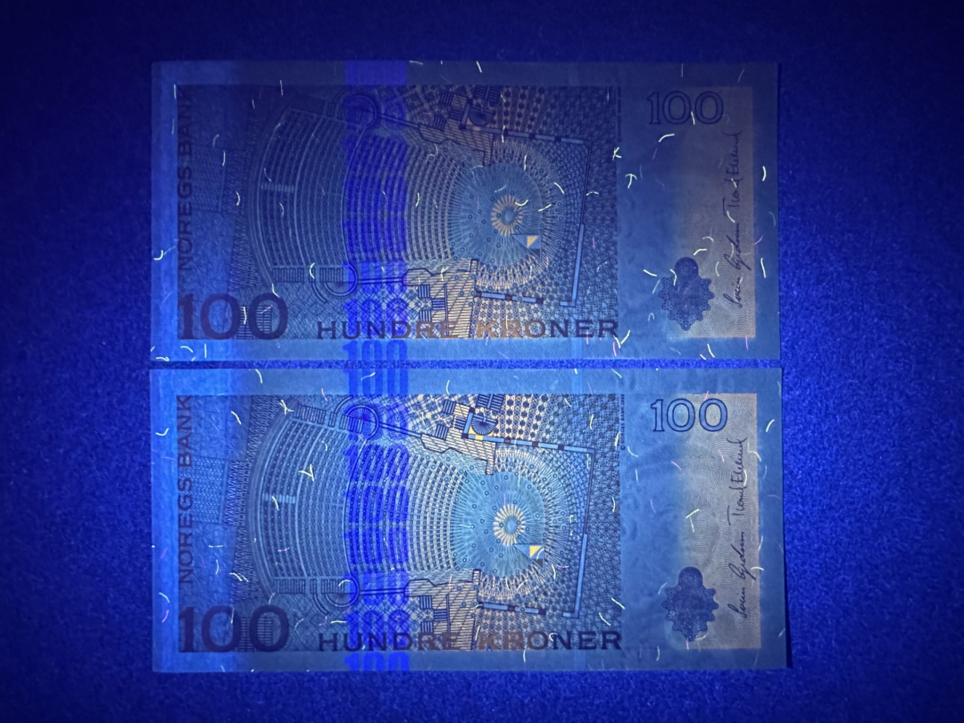 《张总收藏》80期——外币大拍 挪威100克朗连号2张 UNC 2010年
