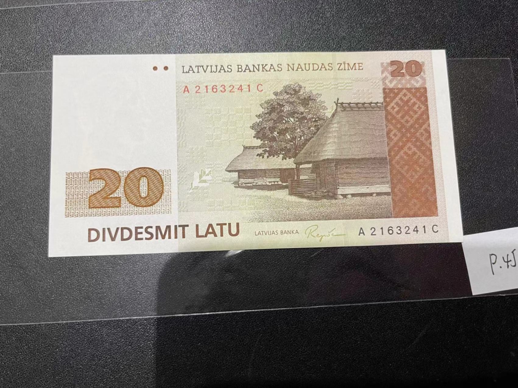 《外钞收藏家》第二百一十八期（波罗的海三国） 拉脱维亚1992年第二套20拉特	P45   全新UNC