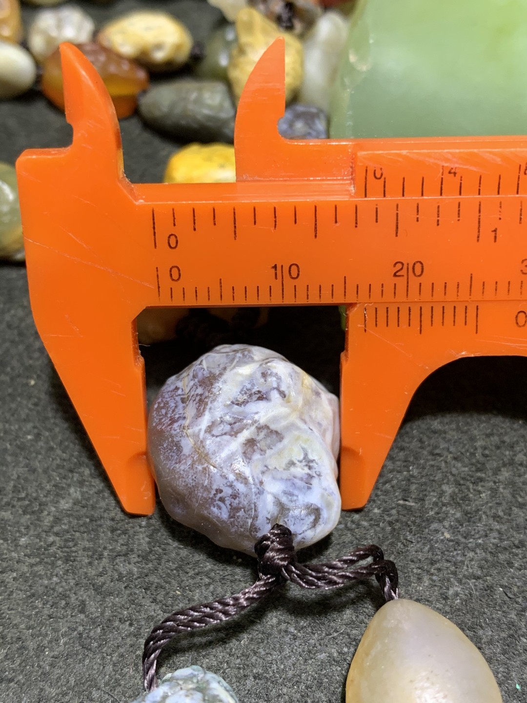 精美阿拉善戈壁青花筋脉玛瑙原石项链一条，