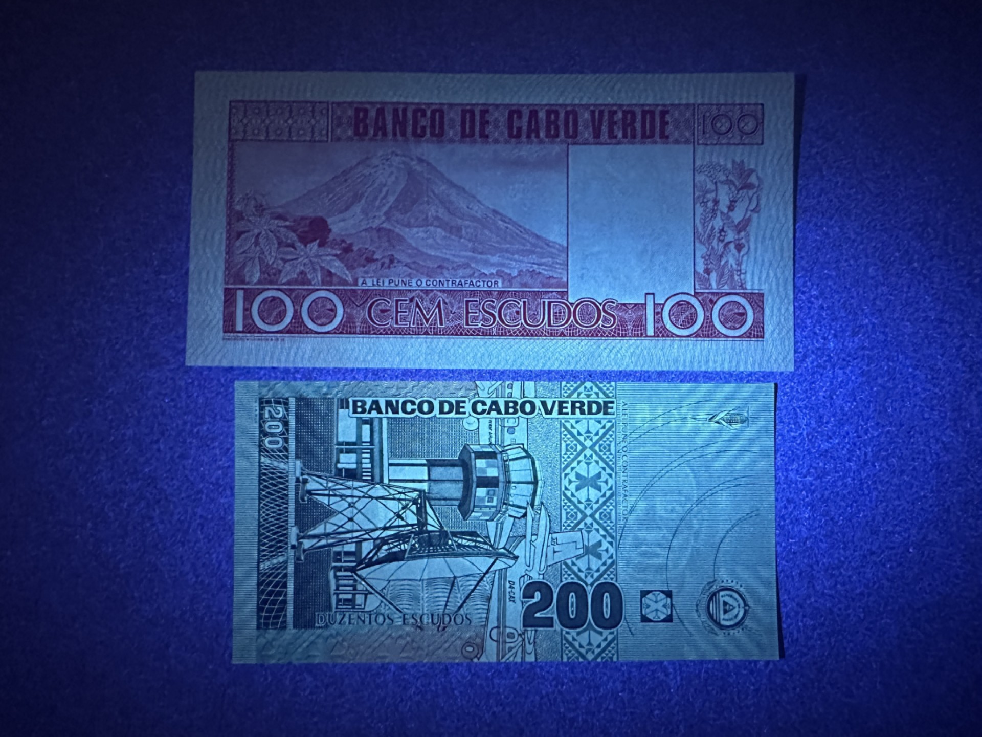 《张总收藏》80期——外币大拍 弗得角100、200元2张 UNC 1977年、2005年版