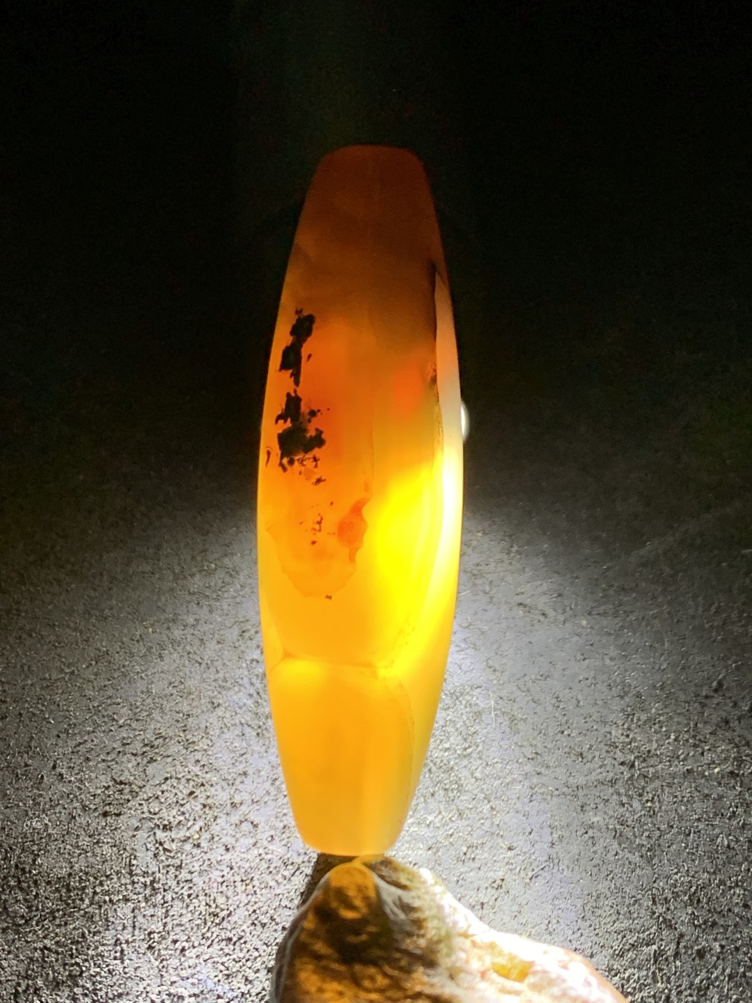 精美高玉化天珠型巴西玛瑙天眼大桶珠一个，