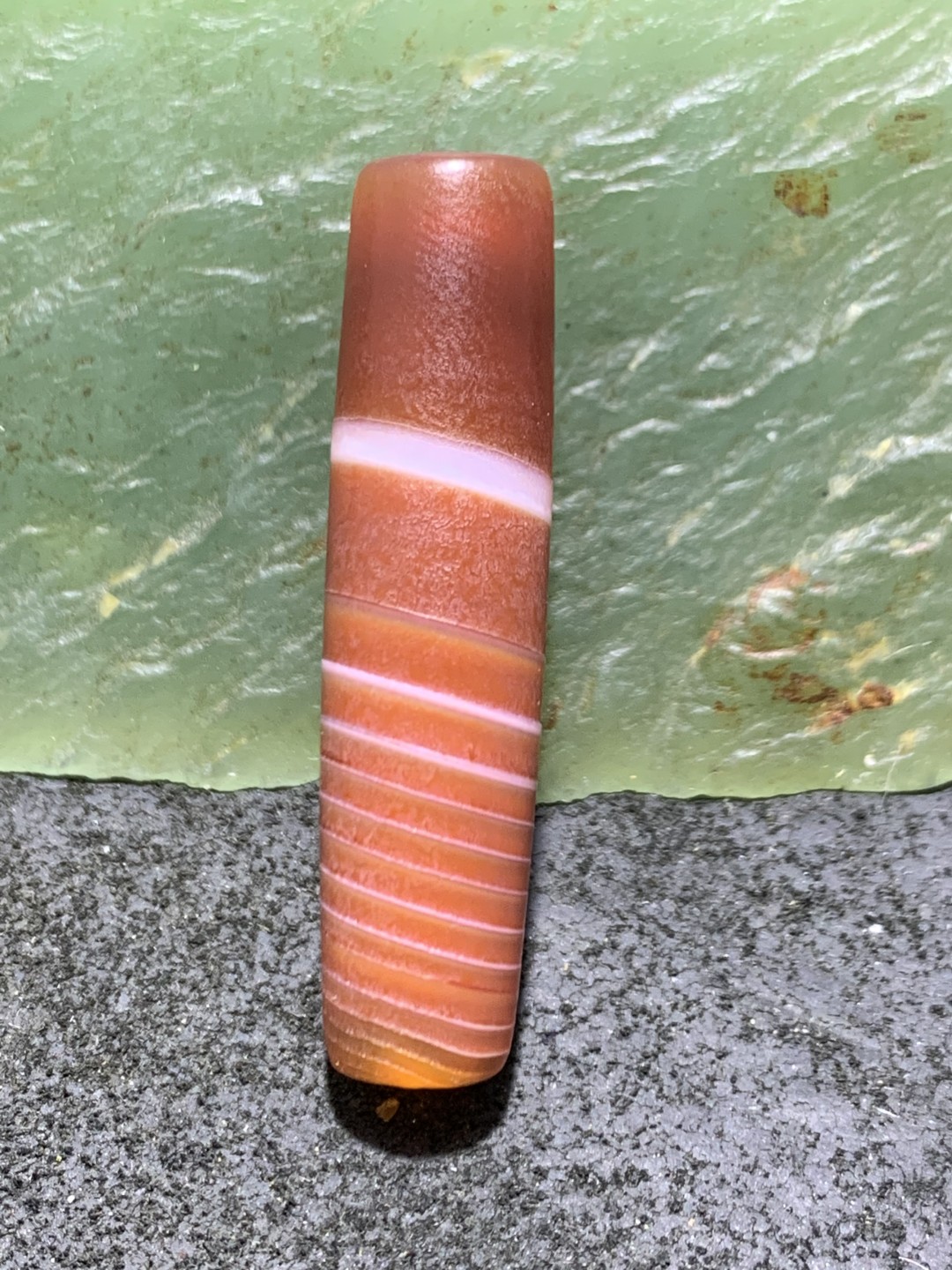 高玉化千层风化纹缠丝玛瑙通货直桶，桶珠一颗，