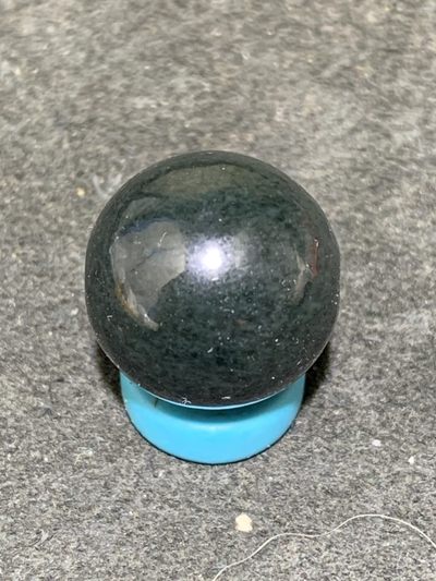 天然新疆和田青玉圆珠一颗， - 天然新疆和田青玉圆珠一颗，