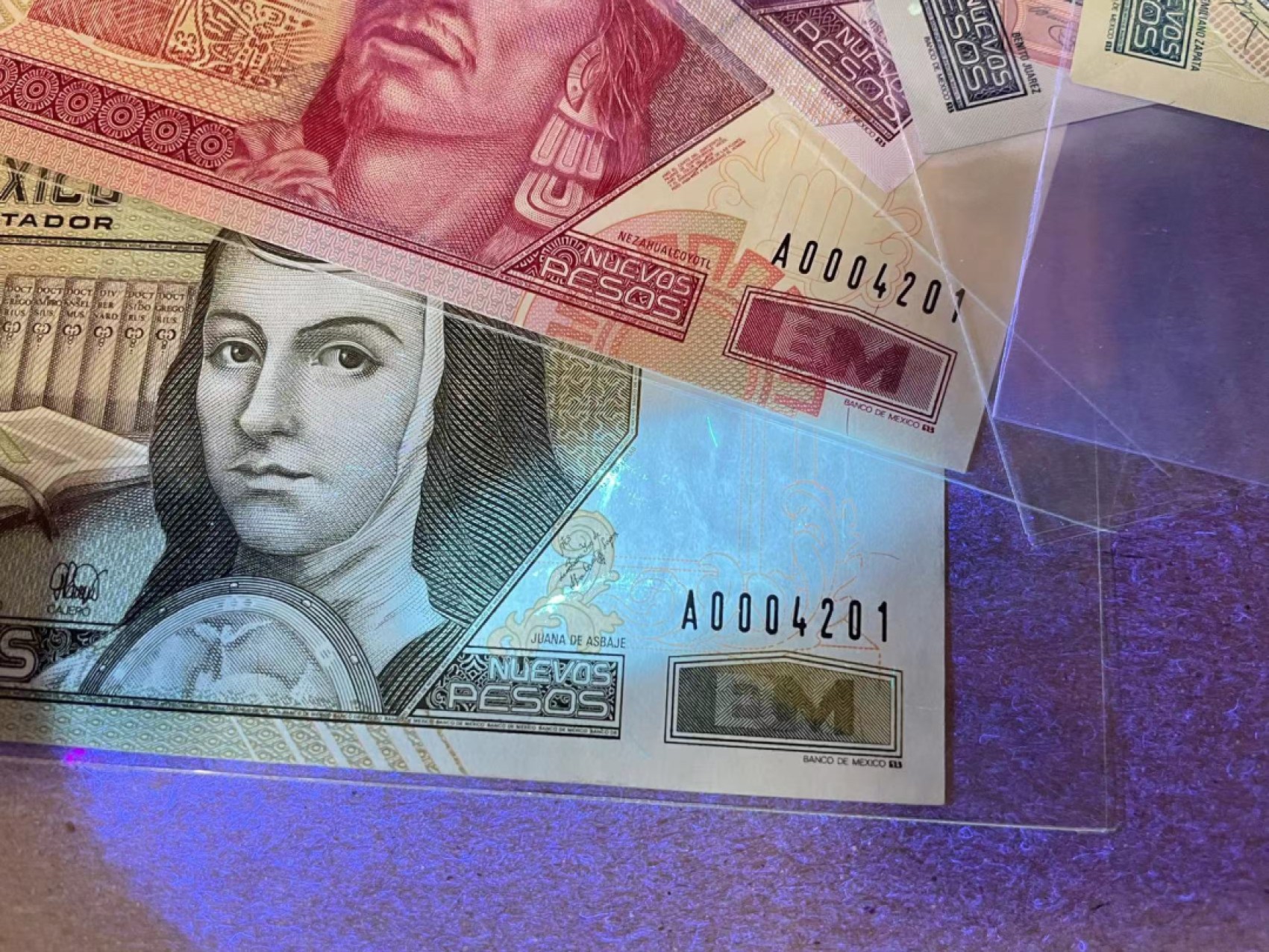 【Blue Auction】✨世界纸币精拍第252期——补号伦勃朗 【一组5张 A冠 千位全同小号】墨西哥 10-200比索 UNC/UNC-荧光点