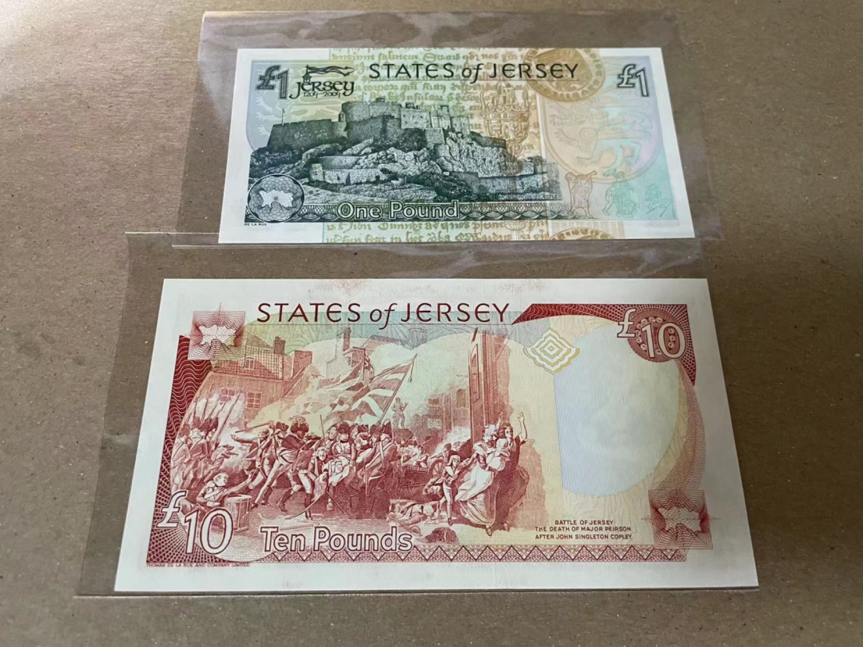 【Blue Auction】✨世界纸币精拍第252期——补号伦勃朗 【一组2张 包含156小号】泽西 1-10镑 女王 UNC/UNC-  