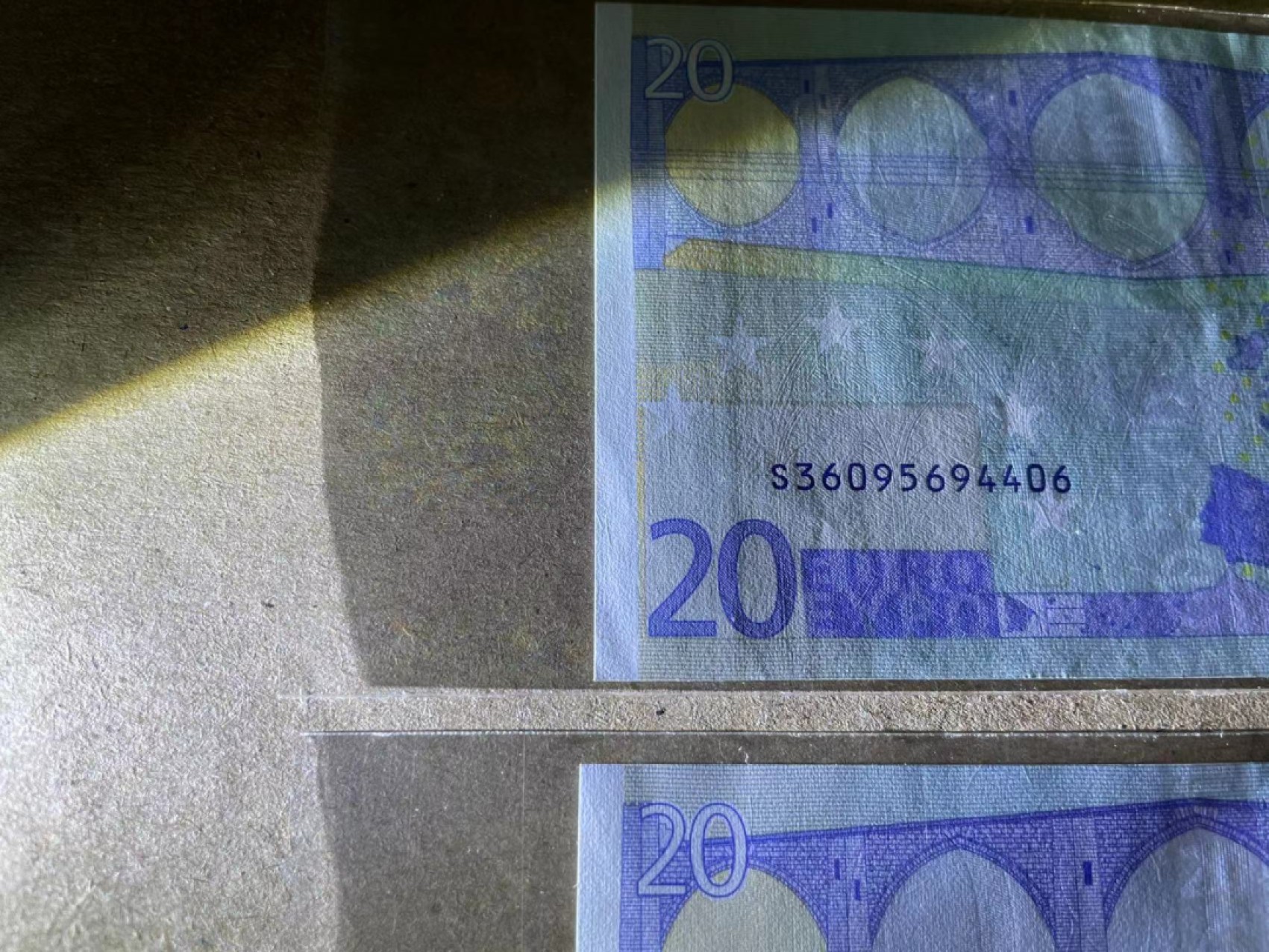 【Blue Auction】✨世界纸币精拍第252期——补号伦勃朗 【一组4张】欧盟二签&三签20欧元  UNC/UNC-