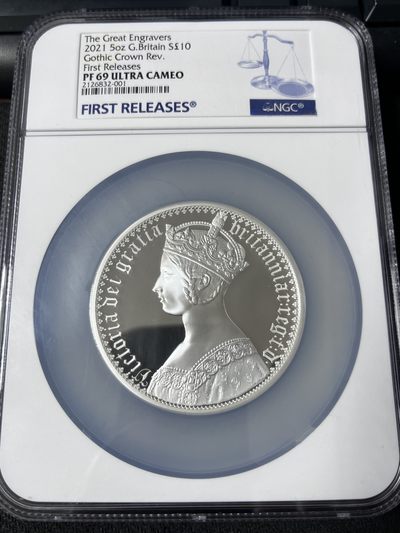 【海寧潮】拍卖第四十九期 - 【海寧潮】英国2022年伟大的雕刻师维多利亚女王5盎司银币NGC-PF69首期原盒证书原价18800