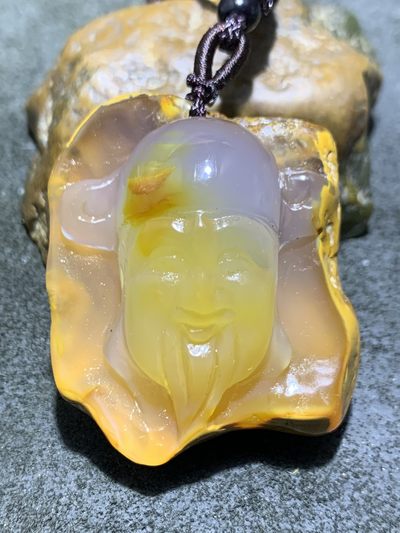 精美天然原皮马达加斯加玛瑙雕刻财神吊坠(把件)一个 - 精美天然原皮马达加斯加玛瑙雕刻财神吊坠(把件)一个