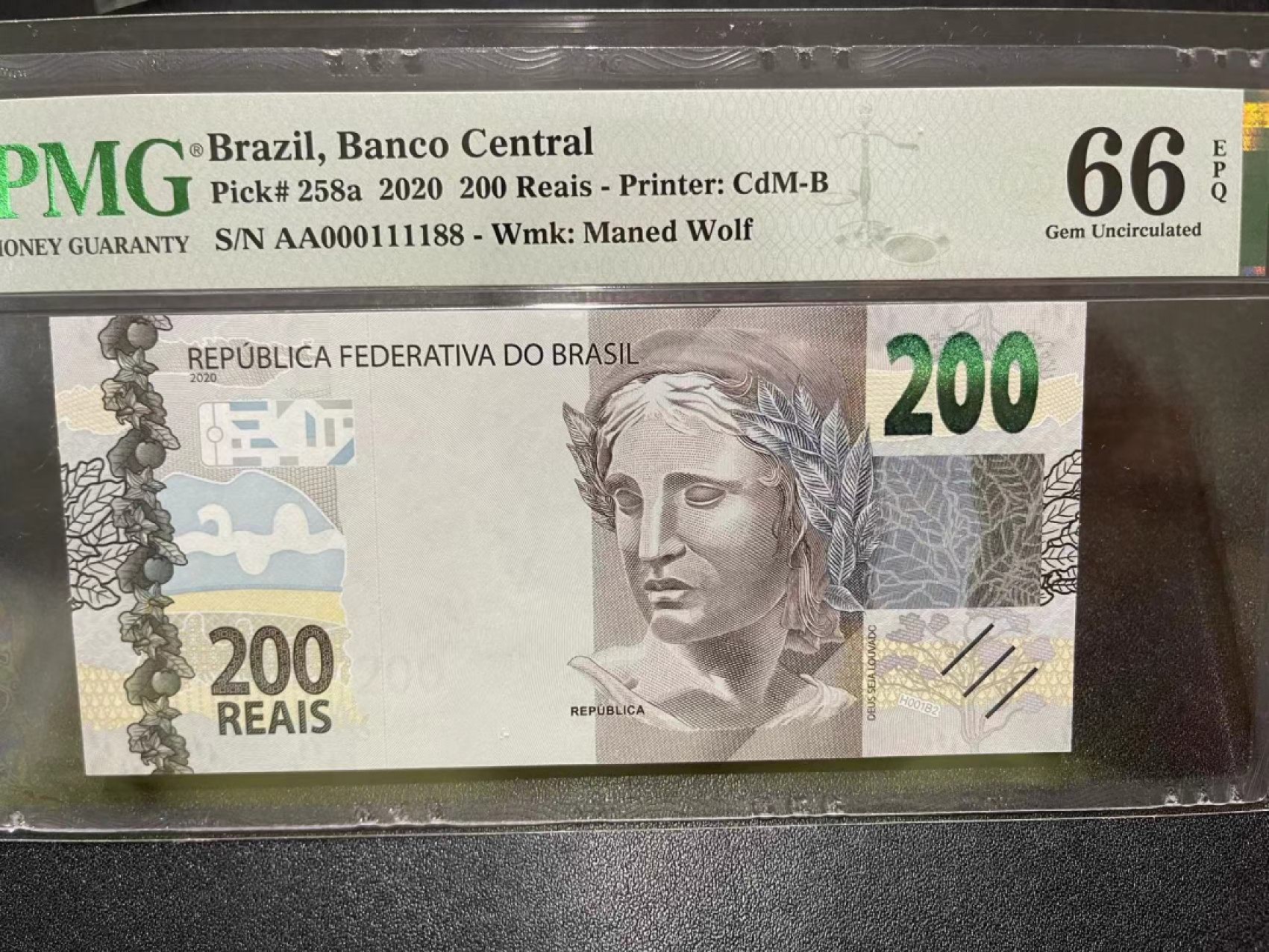 《外钞收藏家》第二百一十九期（三连拍第三场） 2020年巴西200 PMG66 无47 AA冠靓号
