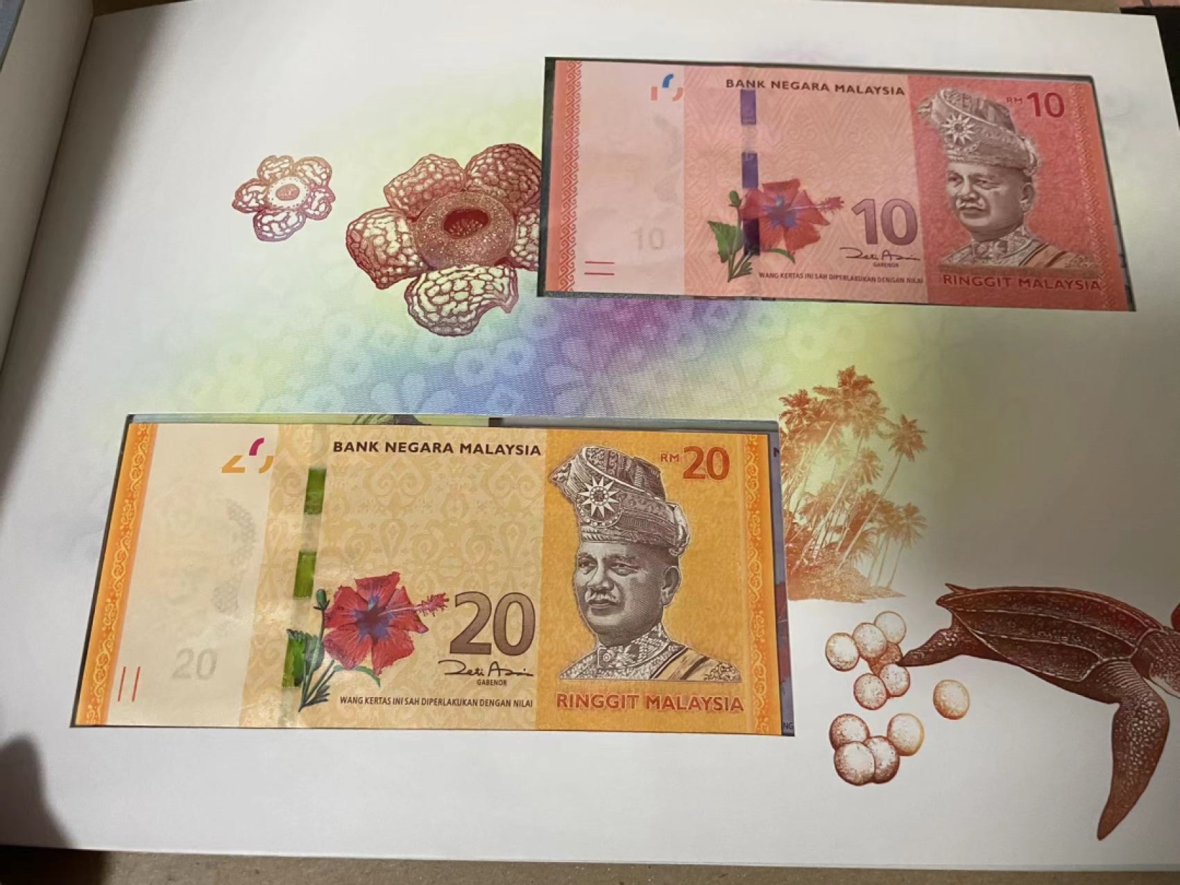 【Blue Auction】✨世界纸币精拍第252期——补号伦勃朗 【原装带册 全同号】马来西亚1-100林吉特 全新UNC