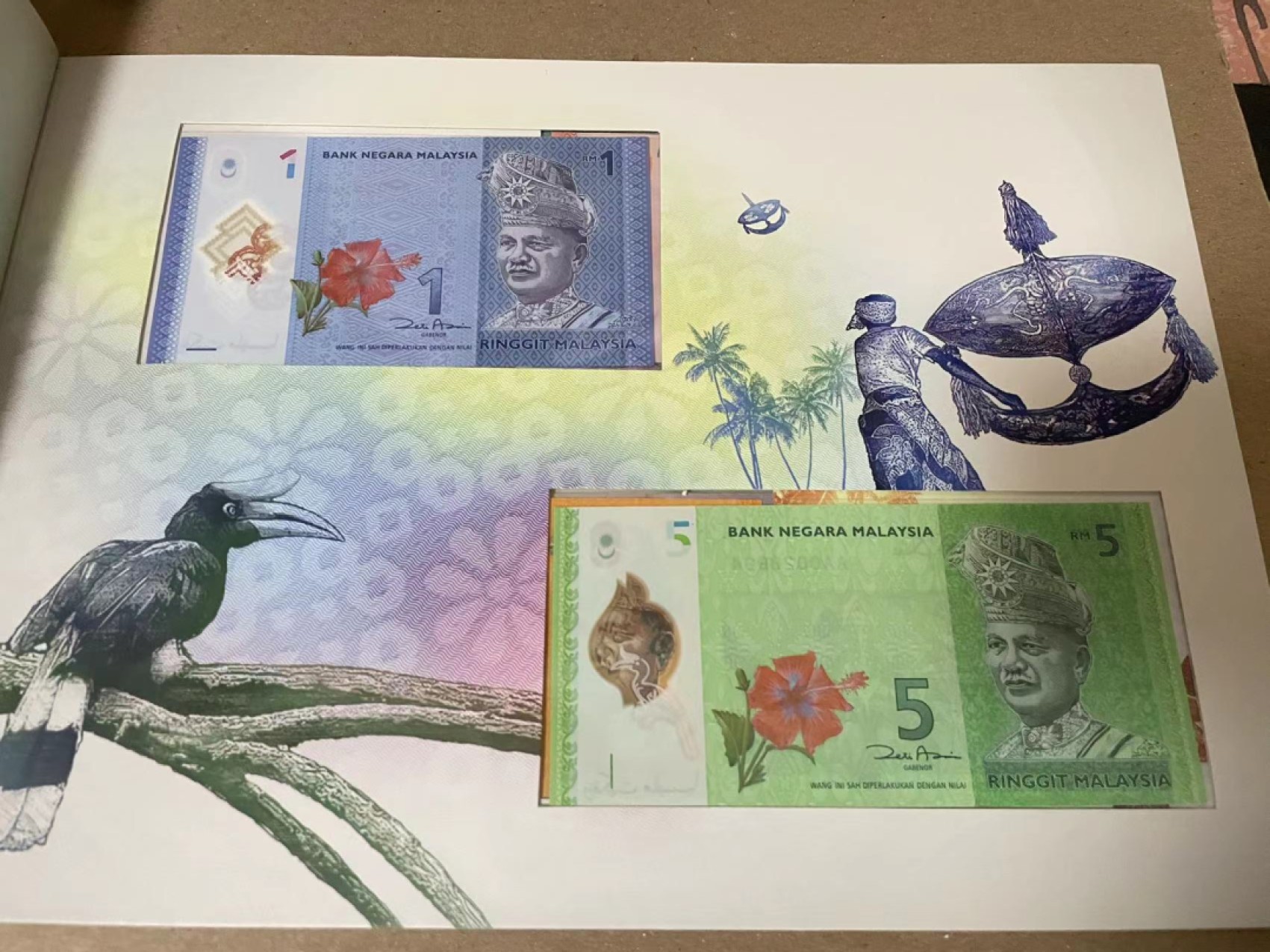 【Blue Auction】✨世界纸币精拍第252期——补号伦勃朗 【原装带册 全同号】马来西亚1-100林吉特 全新UNC